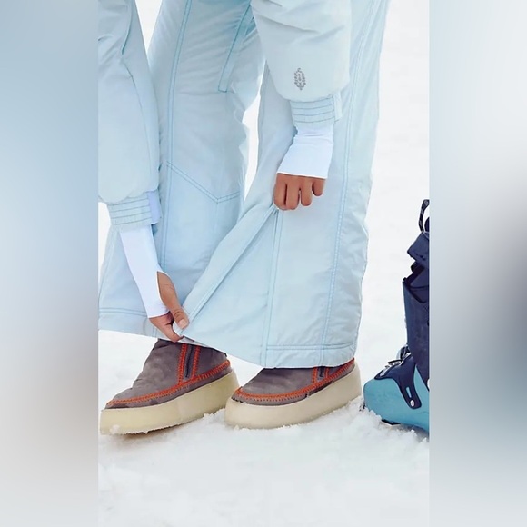 Free People Sunday Skies Ski Pants Size M $398 in Arctic Snow NWT - Picture 5 of 17